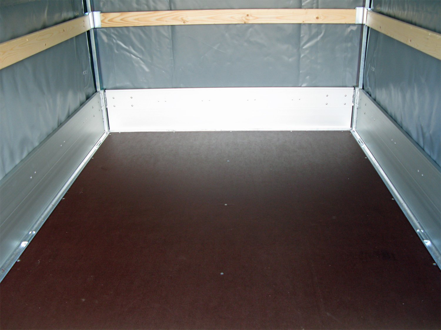 Hapert Azure H-2 – 2000 – 3050 x 1800 Niedriges Fahrwerk – Hochplane 1800 mm
