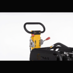 LUMAG RPi31D – Rüttelplatte reversierbar mit 199 kg inkl. Transportfahrwerk und Gummimatte